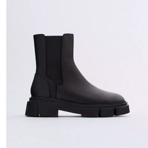‼️SOLD‼️ Zara leather lugged sole combat boots size 7.5 US